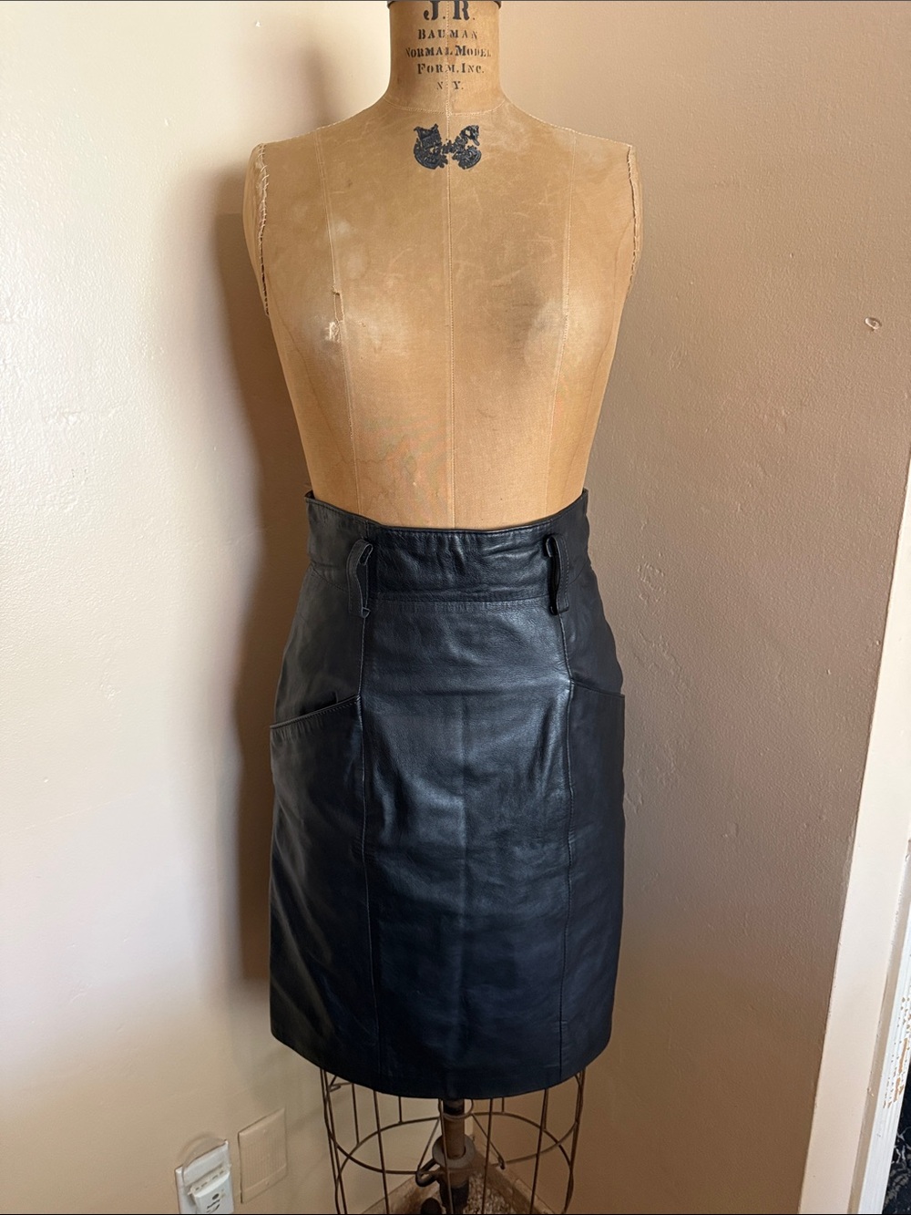 Vintage Black Genuine Leather High Waist Pencil Skirt Size 11/12